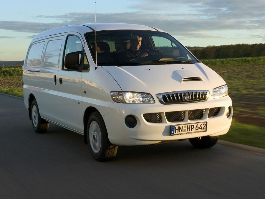 Hyundai H-1 Van 1997 года  (фото 4 из 16)